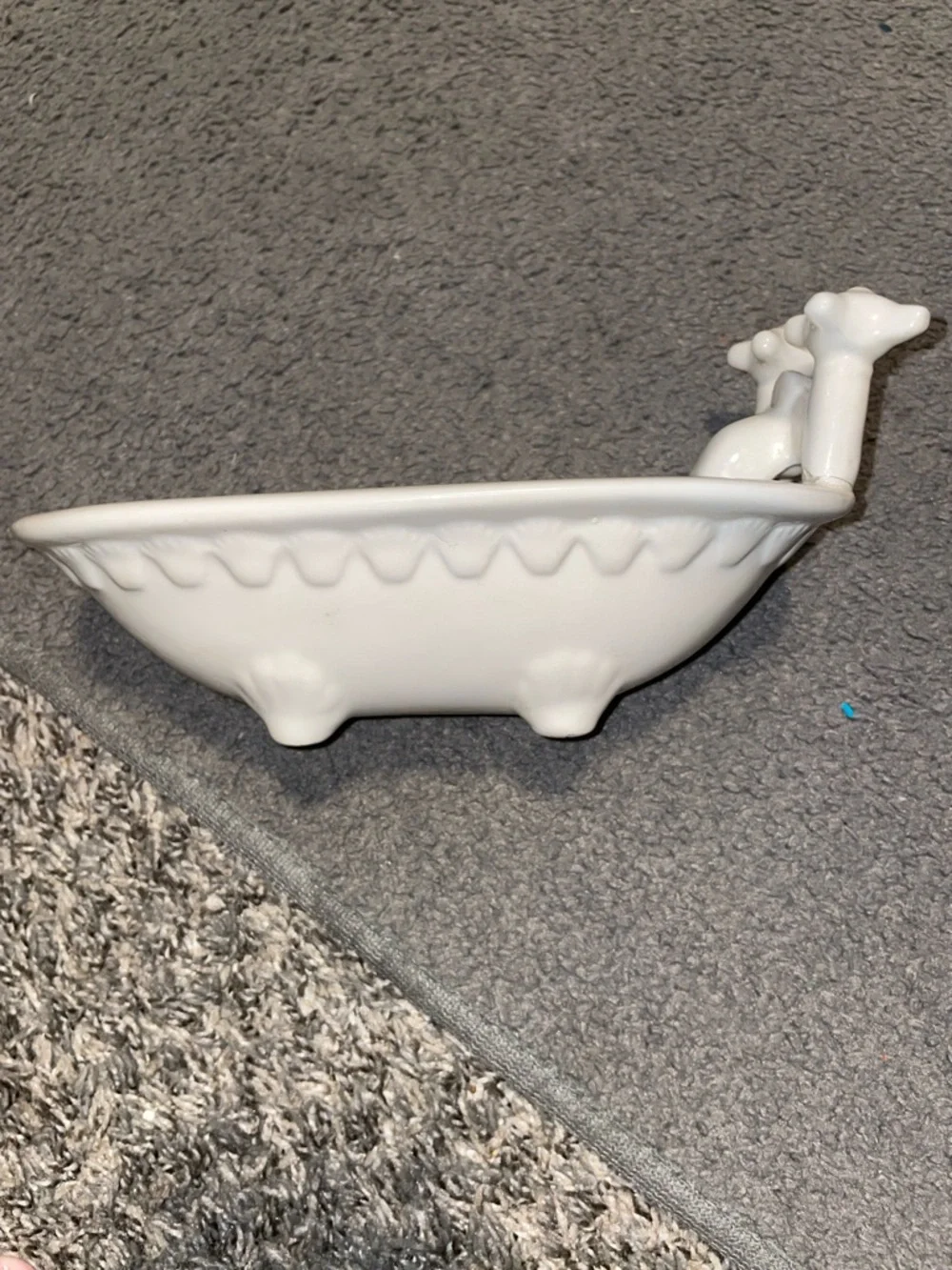 Vintage off White Ceramic Bathtub Trinket Dish Soap Holder